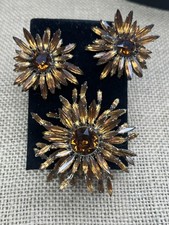 Rare Vintage Schriner Unsigned Prong Set Root bear Color Clip On Earrings picture