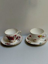 VTG ROYAL KENDALL AND ROYAL VALE ENGLAND 2 TEA CUPS 2 SAUCERS SET FLORAL GOLD  picture