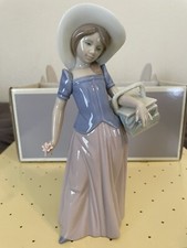 LLADRO FIGURINE #6489 TAILOR MADE Girl With Sewing Basket Retired ~ NIB picture
