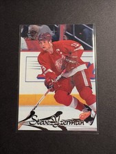 1997-98 Pacific Paramount - Steve Yzerman #71 Dark Gray Detroit Red Wings HOF picture
