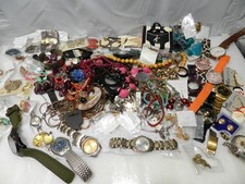 5.5lbs + Costume Jewerly Lot Earrings Necklaces Rings Watches (E62K) picture