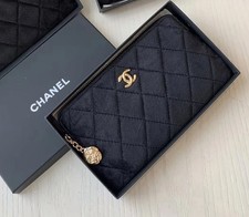 CHANEL Makeup VIP Gift Quilted Cosmetic Pouch With Box brand New In Box picture