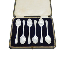 Victorian Boxed Set of Mother of Pearl Caviar Spoons Antique c1880s picture