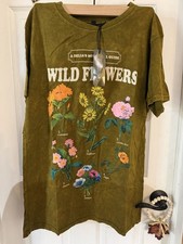 Current Mood pick a plant Women’s XS Green Wildflowers Print Neck Tee Shirt picture