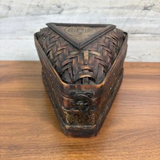 Antique Qing Dynasty Shunzhi Emperor Handmade Woven Bamboo Basket with Latch picture