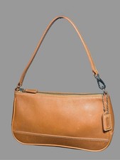 Vintage Coach Hamptons Demi Baguette Bag #7785 – British Tan LeatherDescription: picture