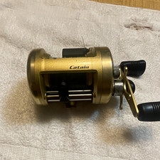 Shimano Catala 401 Gold Baitcast Reel 4BB 5.2:1 left Hand Retrieve picture