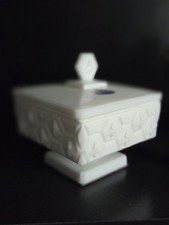 Fenton White Milk Glass Square Box w/ Lid, Bee Box Honeycomb Pattern 4