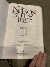 Vtg Nelson Study Bible NKJV with Nelson's Complete Study 1997 Bonded Leather picture