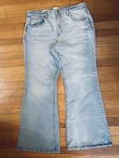 Universal Thread Women’s 16 Petite 38”x29” Jeans High Rise Flare Light Blue EUC picture