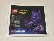 LEGO Set 30762 Pixel Purple Retro Video Game Batman Action Figure New In Hand picture