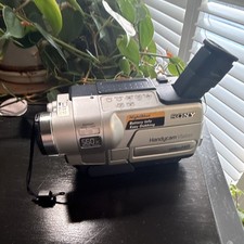 Sony Handycam Vision CCD-TRV118 Hi8 Camcorder NightShot 560x 2.5