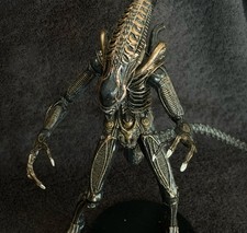 BROWN XENOMORPH WARRIOR • NECA ALIENS picture