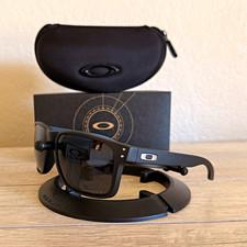 Oakley Square Polarized Sunglasses Black Lens/Black Frame silver logo XL 009417 picture