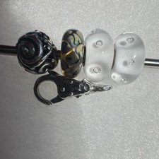 Authentic trollbeads nature themed 5 pc lot. Includes tree troll lock, retired picture