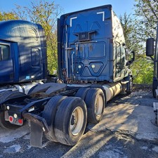 2013 Freightliner Cascadia truck picture