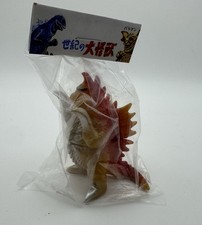 Marusan Gold Red Gigan Godzilla Marugacha 2025 Mini Sofubi Vinyl 2” Figure Japan picture