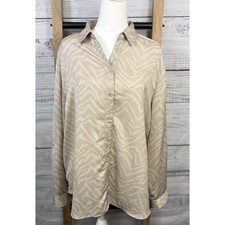 Chicos Tan White Geometric Zig Zag Roll Tab Button Down Shirt Size XL picture