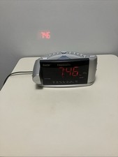 Emerson Research SmartSet CKS3516 Alarm Clock AMFM Radio Time Projector- TESTED picture