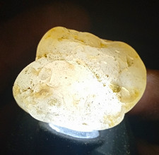 Natural Translucent White Rough Crystal/Mineral Specimen Stone picture