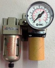 SMC FILTER & AIR REGULATOR MODULATOR,  AF20-N01-CZ AND AR20-N02H-Z- 1/4″ NPT NEW picture