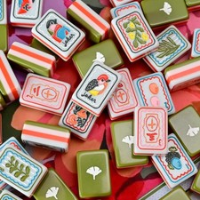 Luxury 160 tiles green American Mahjong Tiles, 4-layer acrylic engraving Tiles picture