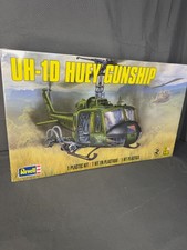 Revell UH-1D Huey Gunship 1:32 Scale Plastic Model Kit New Sealed picture