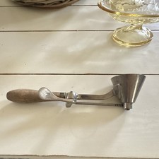 Vintage Gilchrist No 33 Conical Ice Cream Scoop Wood Handle Size 12 picture