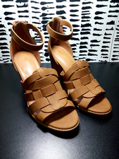 Maurices Brandy Medallion Block Heel Sandals Shoes Open Toe Women's 8.5 picture