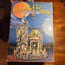 HALLOWEEN HAUNTED MANSION HOUSE 669337 ANIMATED LIGHTS SOUNDS WITCH GHOST DECOR  picture