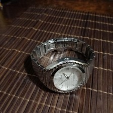 TECHNOS T9198 Quartz Watch Silver Dial Date Screw Back Stainless Steel Vintage picture