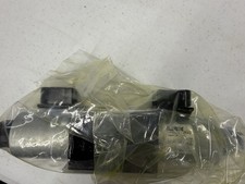 Parker D1VW006CNJW Directional Control Hydraulic Valve- Brand New In Box picture