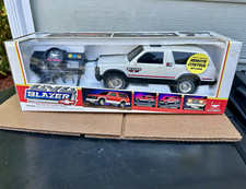 New Bright 4x4 Blazer RC Toy Car White/Black w/ Wired Controller No. 254-1 picture