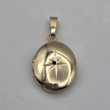 *READ MISSING STONE* Vintage Carl-Art 14K Yellow Gold Dia-Cut Oval Photo Locket picture