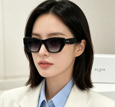 ALAIA AA0074S 50-18-145 Black Narrow Rectangle Gradient Sunglasses picture