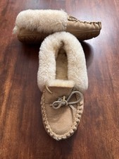 L.L.Bean Wicked Good Leather And Sherpa Overstuffed  Moccasin Slipper Size 7 picture