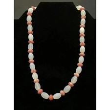 Vintage Frosted White and Terracotta Pink Beaded Necklace 20 Inch Lobster Clasp picture