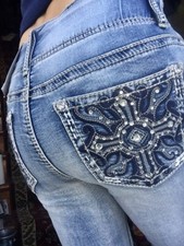 Women’s Apt.9 Bling Cross Light Wash Mid Rise Capris, Cropped Jeans, Size 8 NEW picture