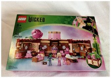 LEGO Wicked 75683 Glinda & Elphaba Dormitory 740pc NEW SEALED picture
