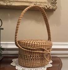 Vintage Gullah Sweetgrass Handled Basket Purse with Attached Lid Charleston SC picture
