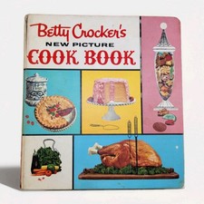 Betty Crocker's New Picture Cookbook 1961 1st Edition Vintage 5 Ring Binder VGC picture