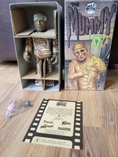 Vintage Universal Studios Monsters Wind-Up Tin Dracula W/Key picture