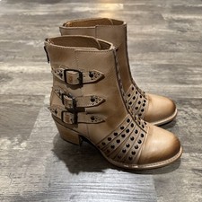 FREEBIRD Citadel Leather Buckle Booties Boots  in Taupe Women’s Size 9 - NIB picture