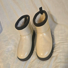 Koolaburra by UGG Victoria Short Suede Bootie Slippers Beige/Black 11 picture