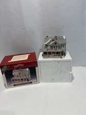 VTG 1995 LEMAX Dickensvale Derby Square Inn #55176 Christmas Village No Light picture