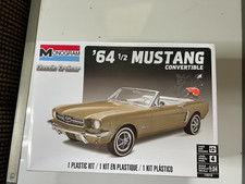 Monogram 1964 1/2 Mustang Convertible Model Kit 1/24 Scale Skill Level 4 NEW picture