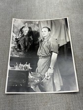 Vintage B/W Photograph Artist At Easel 8x10in Illustration London UK picture