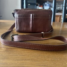 Vintage Frye Mindy Stadium Versatile Cognac Crossbody Slotted Leather Bag picture