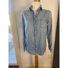 J.Crew Womens Light Wash Denim Chambray Button Down Shirt Size 4 Long Sleeve picture