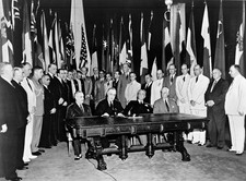 United Nations Charter Signing 1945 Vintage History Photo Reprint Wall Art picture